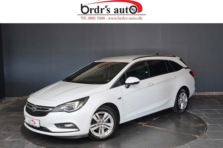 Hvid Opel Astra fra 2019