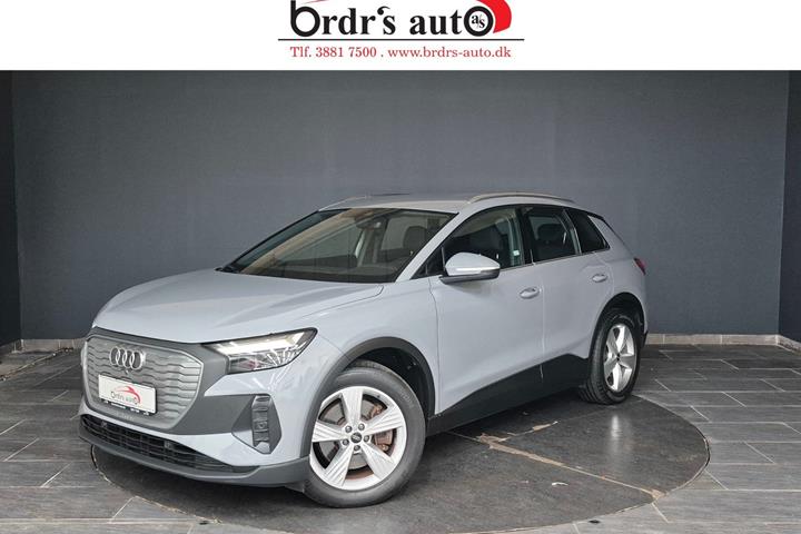 Grå Audi Q4 e-tron fra 2023