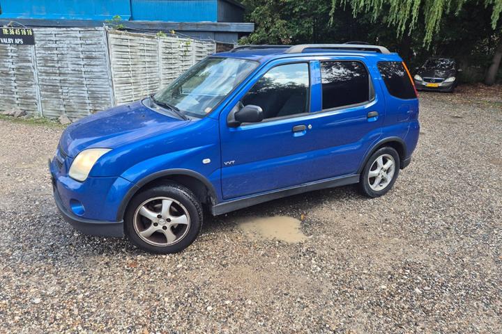 undefined Suzuki Ignis fra 2005 set udefra