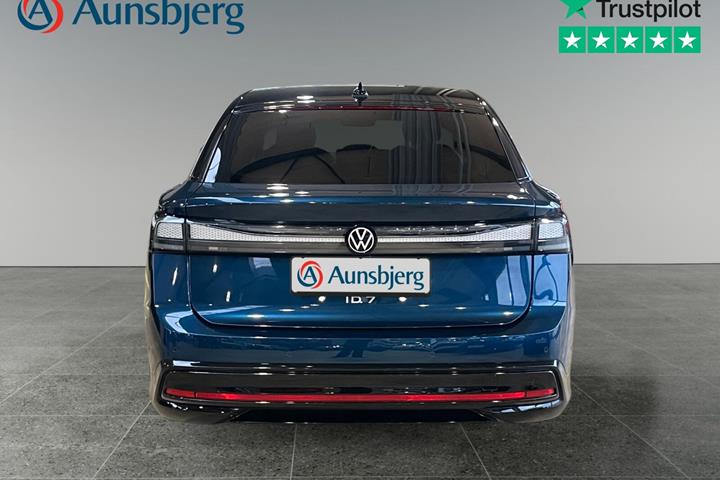 Blå VW ID.7 fra 2025