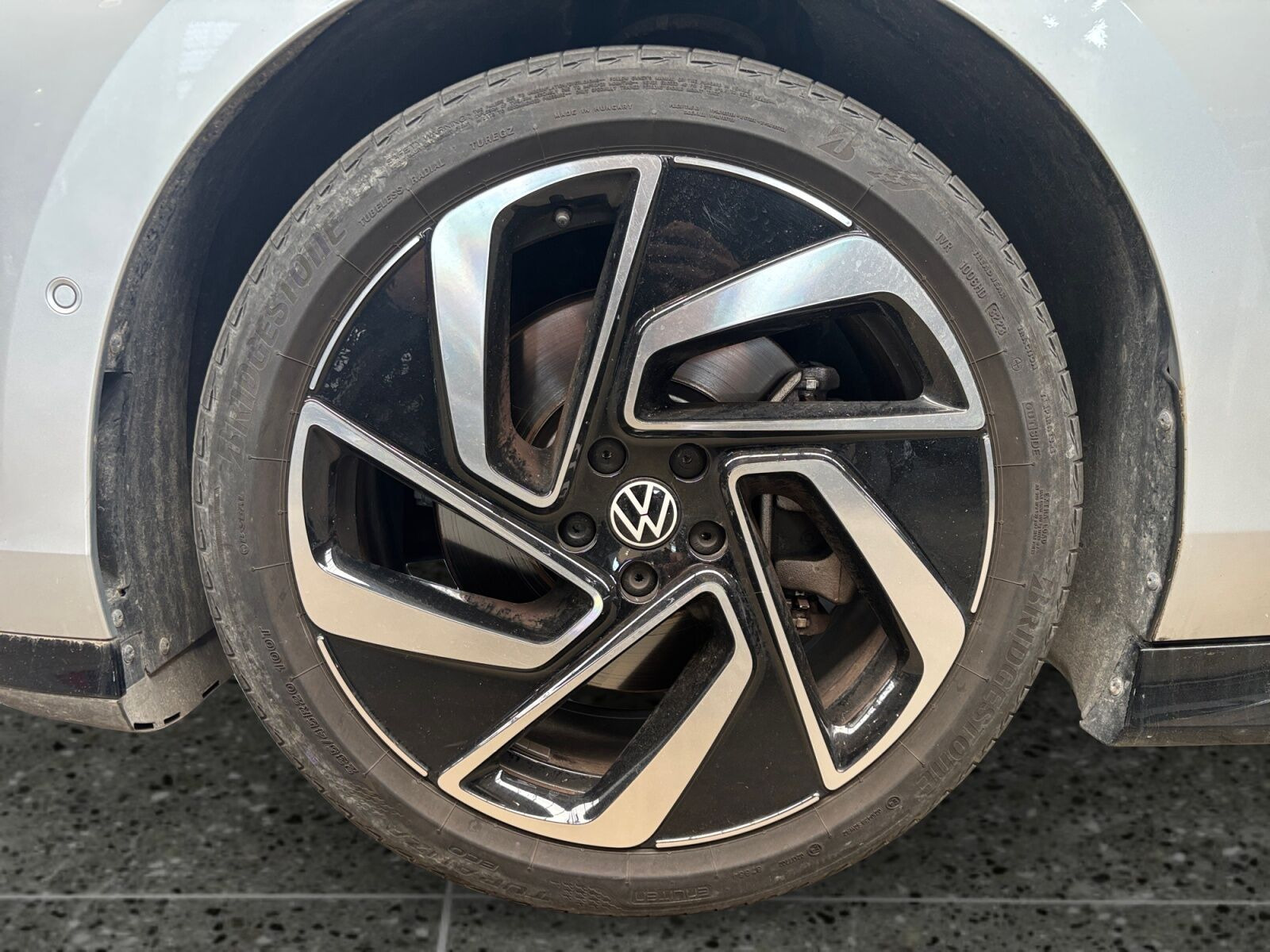 Sølv VW ID.7 fra 2025