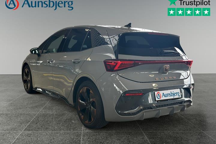 Grå Cupra Born fra 2024