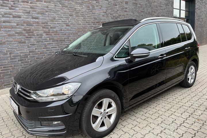 Sort VW Touran fra 2018