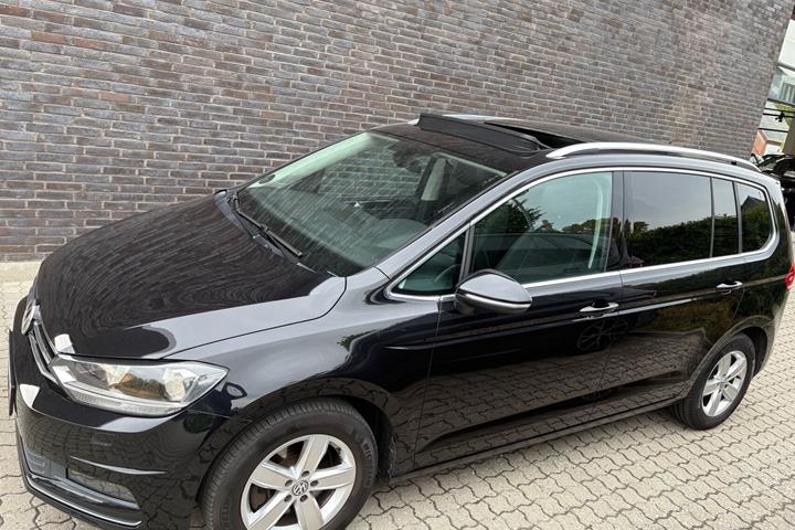 Sort VW Touran fra 2018