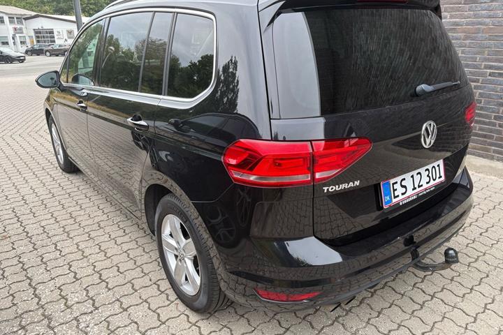 Sort VW Touran fra 2018