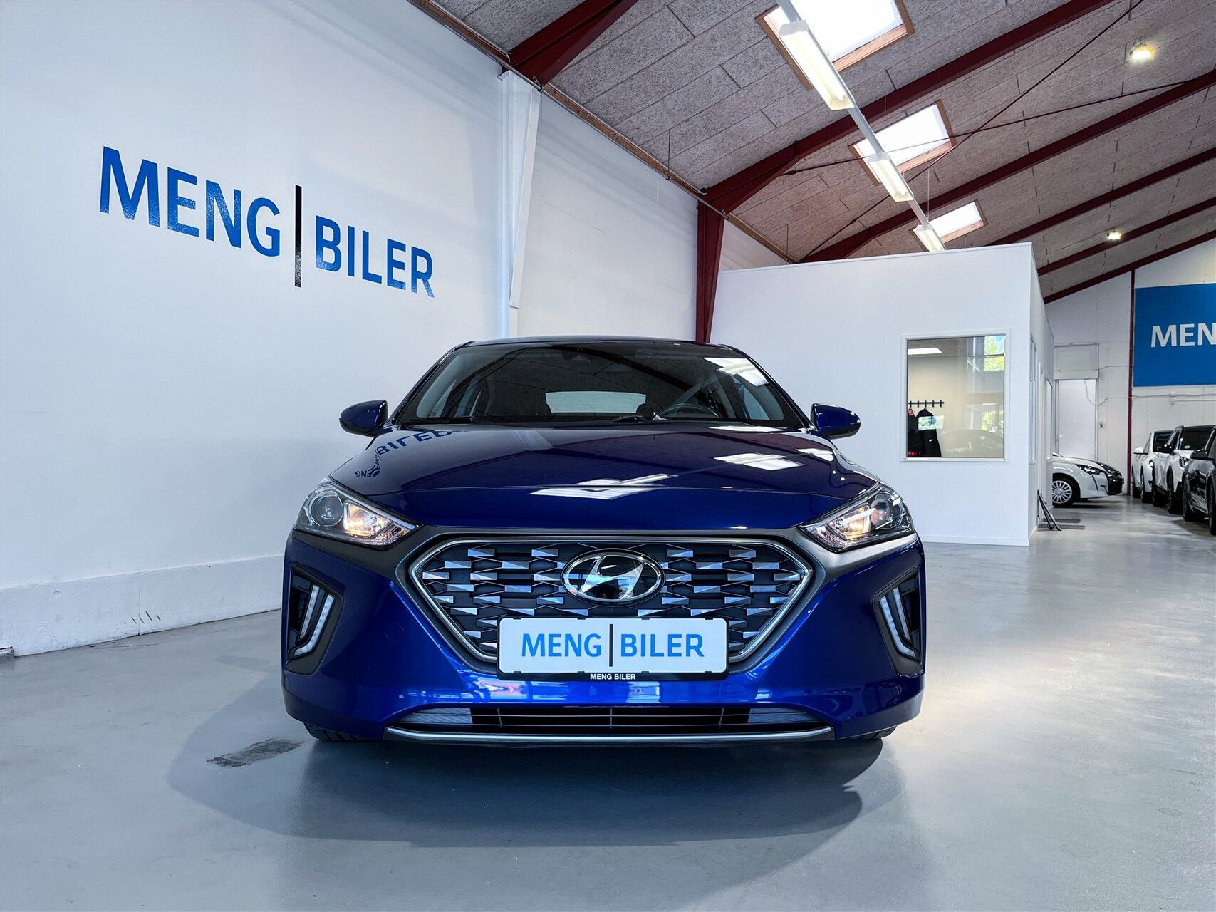 Blå Hyundai Ioniq fra 2020
