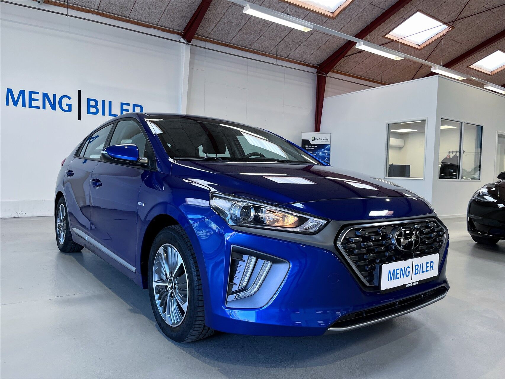 Blå Hyundai Ioniq fra 2020