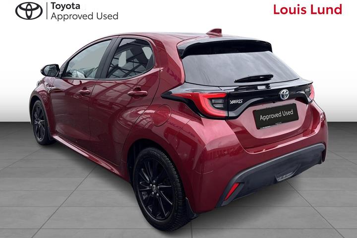 Rød Toyota Yaris fra 2020