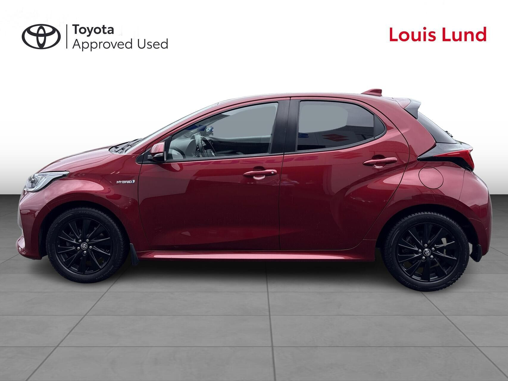 Rød Toyota Yaris fra 2020
