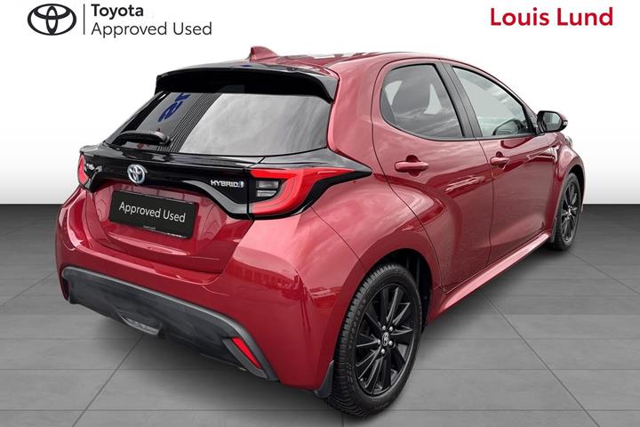 Rød Toyota Yaris fra 2020