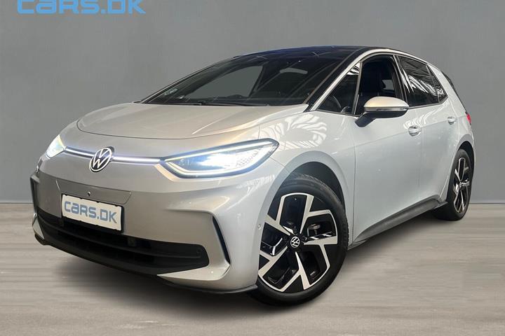 Sølv VW ID.3 fra 2023 set udefra