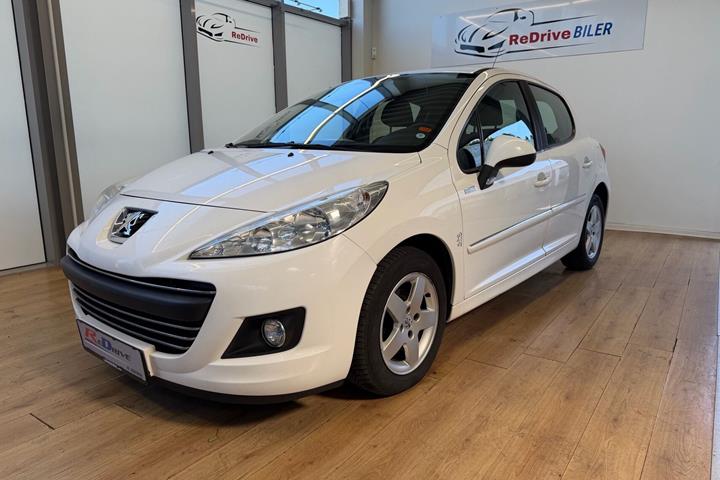Sølv Peugeot 207 fra 2010