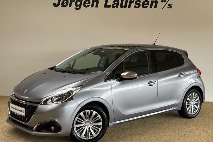 Grå Peugeot 208 fra 2019