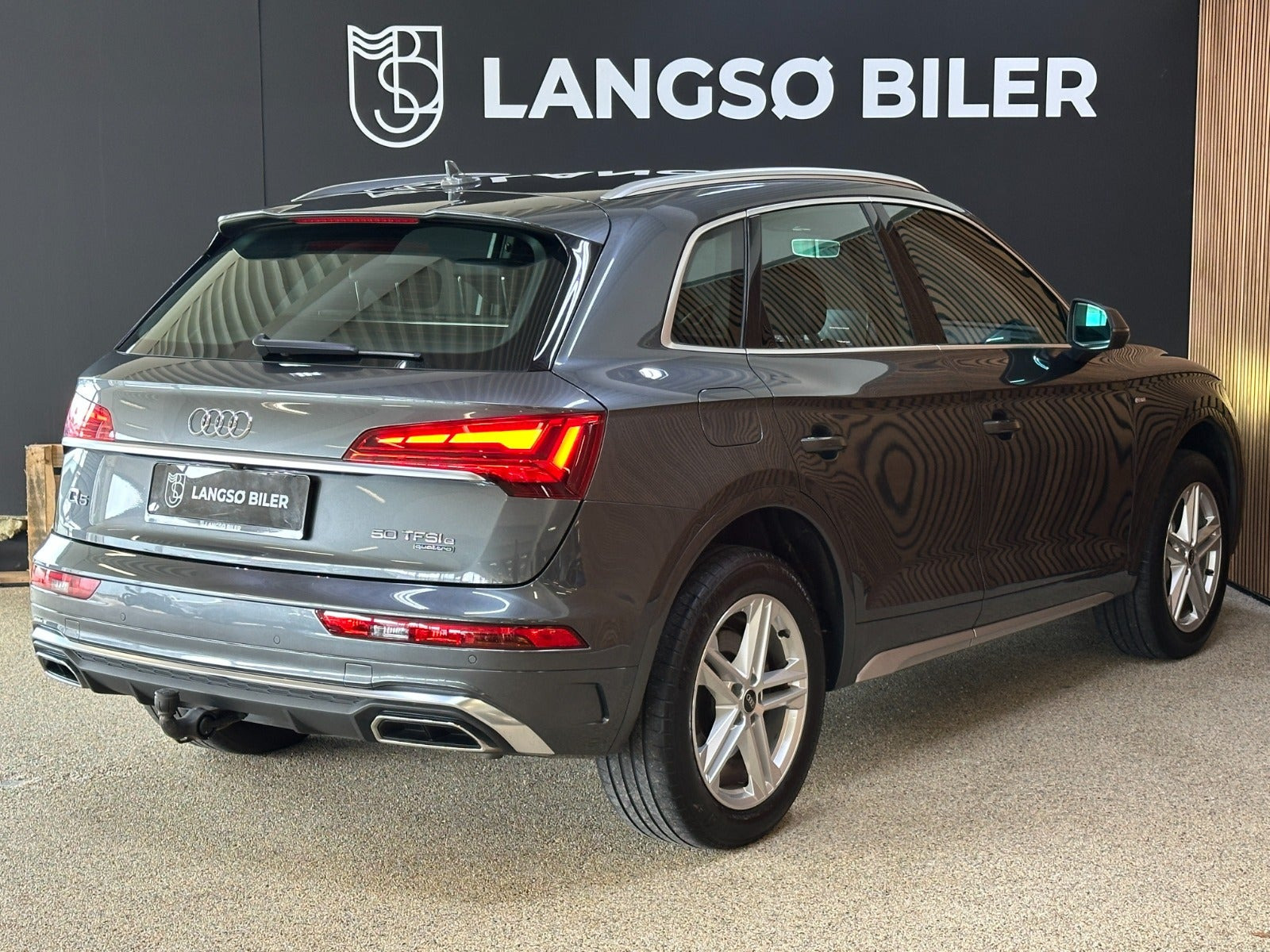 Sølv Audi Q5 fra 2021