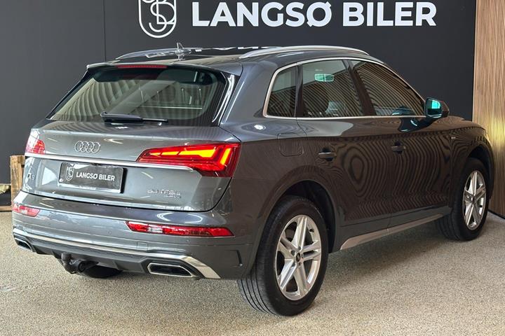 Sølv Audi Q5 fra 2021