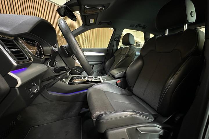 Sølv Audi Q5 fra 2021