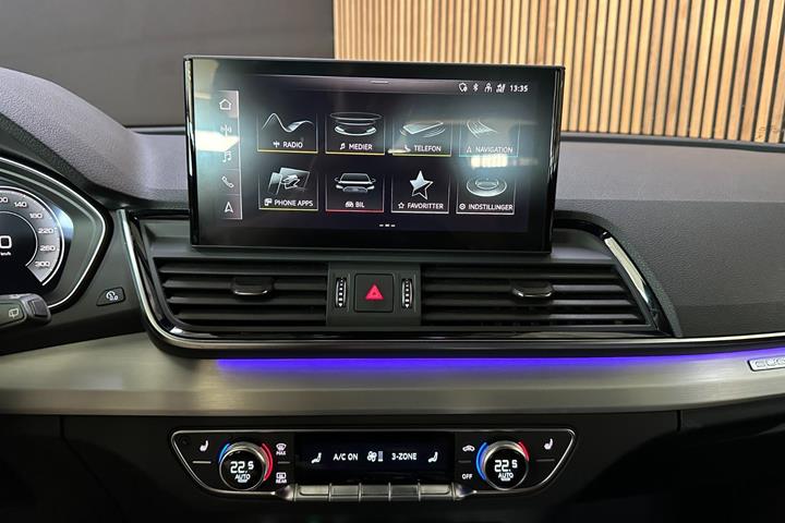 Sølv Audi Q5 fra 2021