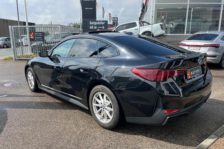Sort BMW i4 fra 2025