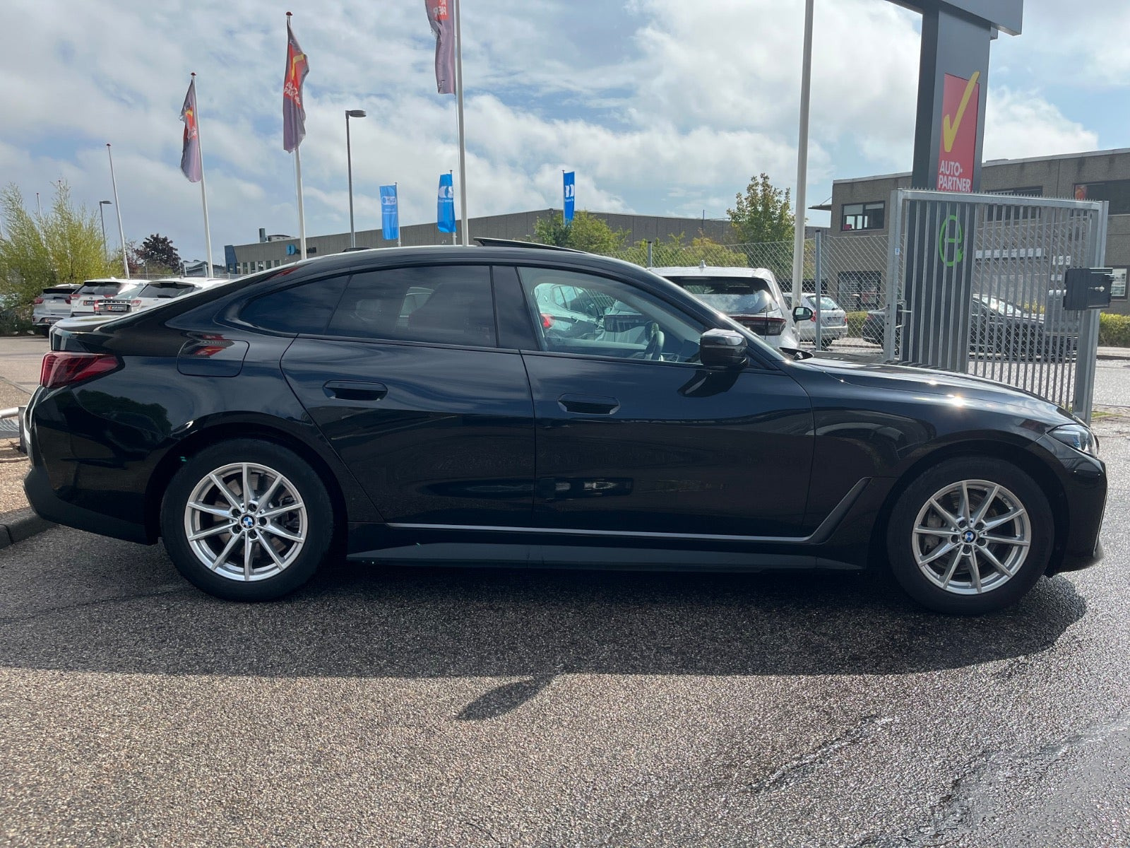 Sort BMW i4 fra 2025
