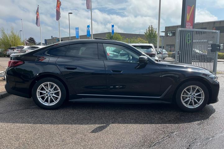 Sort BMW i4 fra 2025