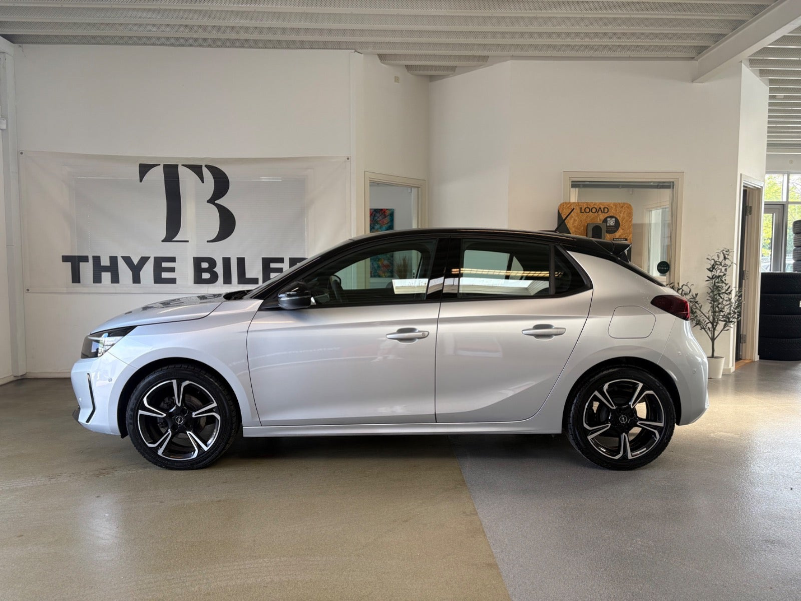 Sølv Opel Corsa fra 2024
