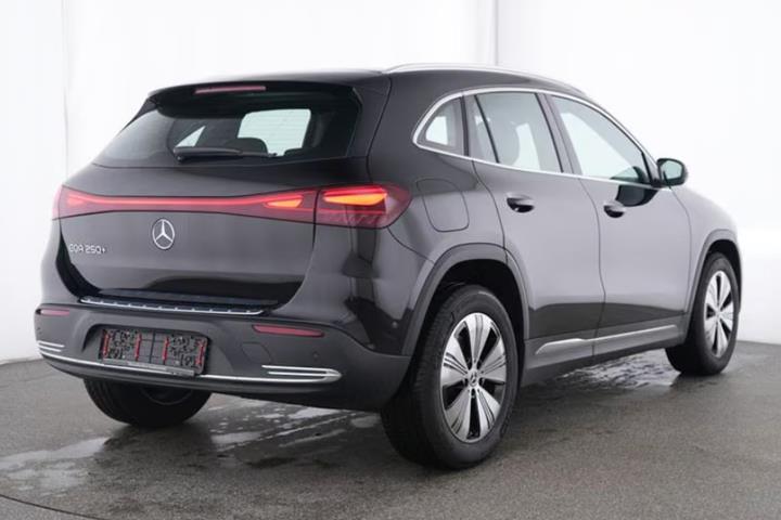 Sort Mercedes EQA250+ fra 2025