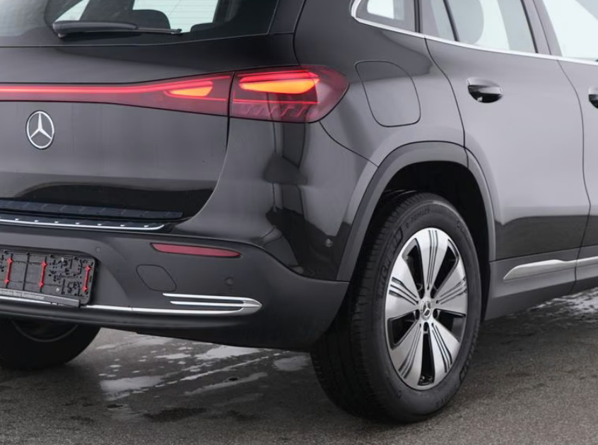 Sort Mercedes EQA250+ fra 2025