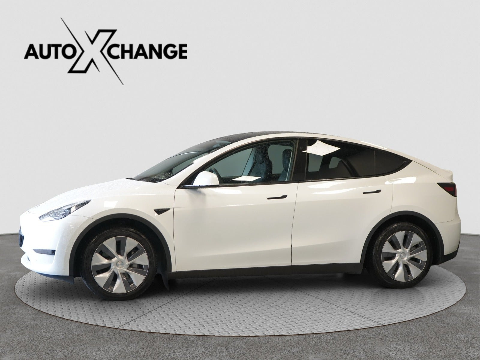 undefined Tesla Model Y fra 2024