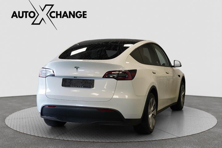 undefined Tesla Model Y fra 2024