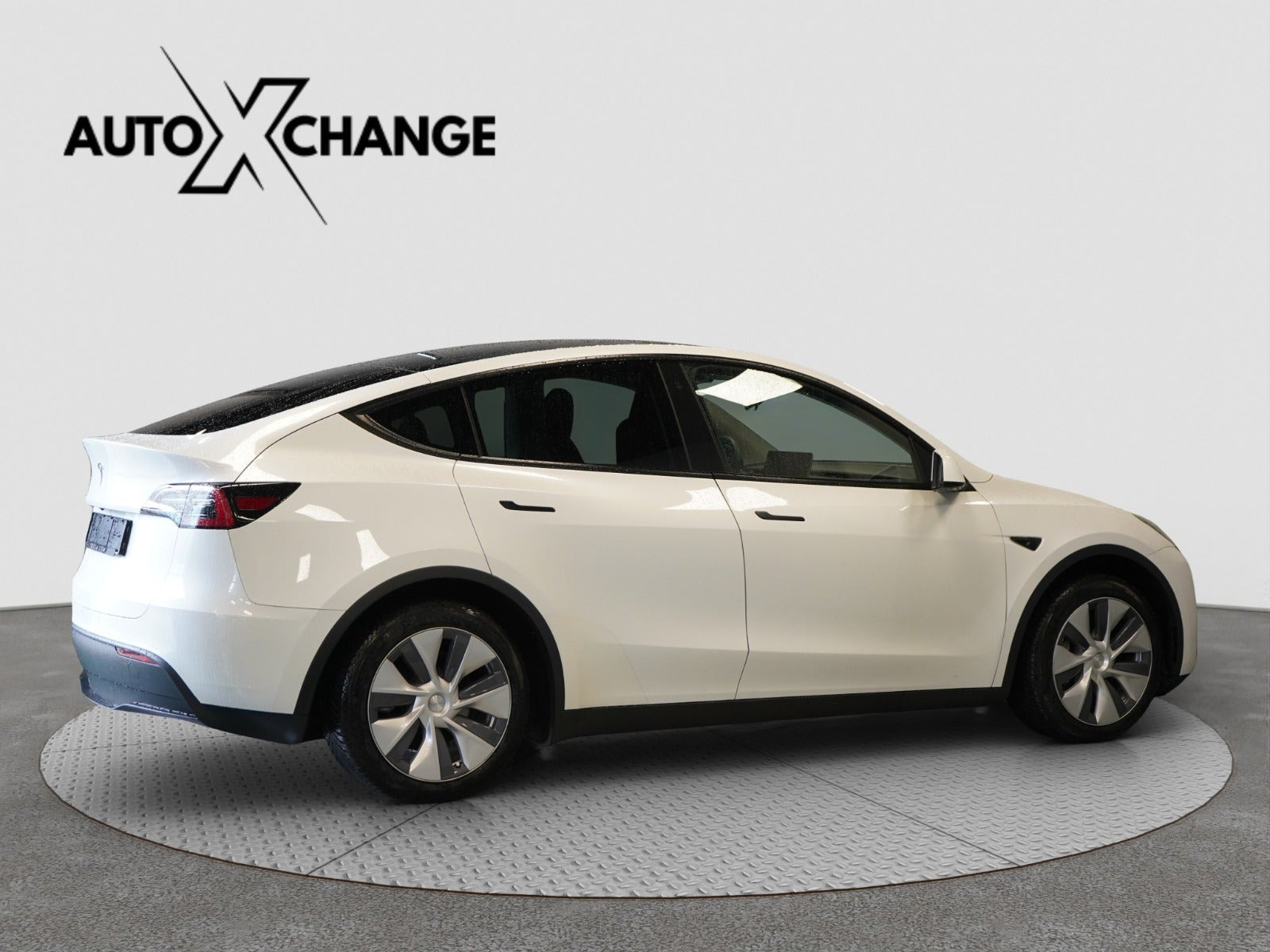undefined Tesla Model Y fra 2024