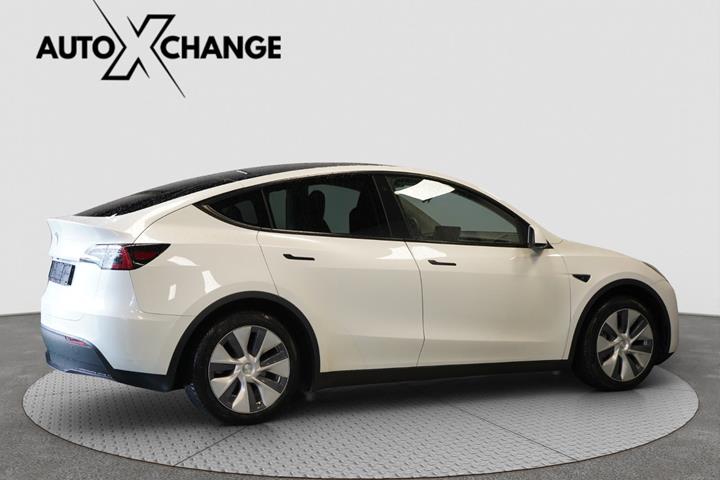undefined Tesla Model Y fra 2024