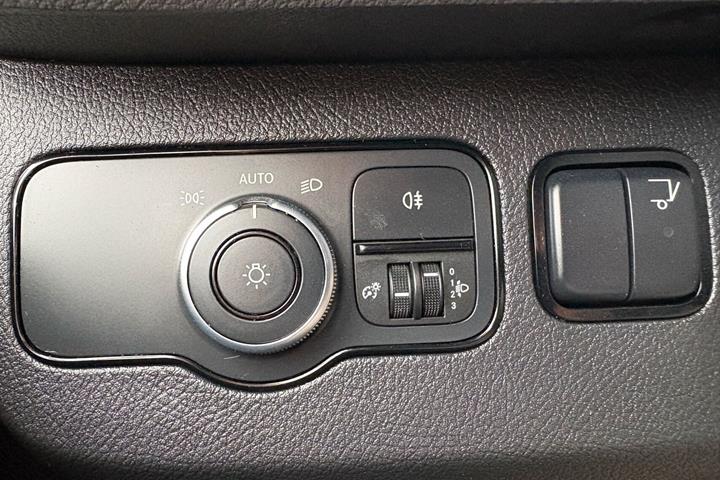Hvid Mercedes Sprinter 316 fra 2021