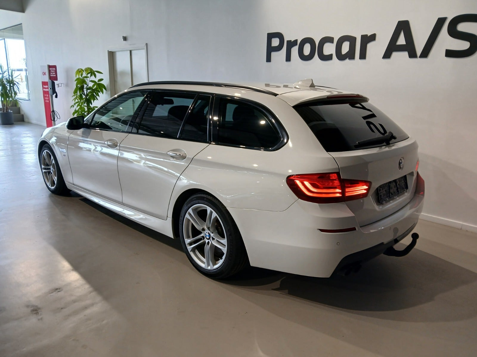 Hvid BMW 520d fra 2016