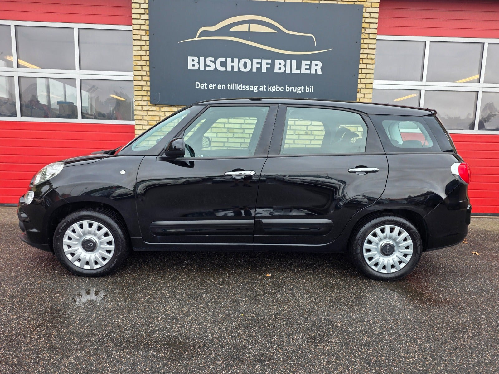 Sort Fiat 500L Wagon fra 2018