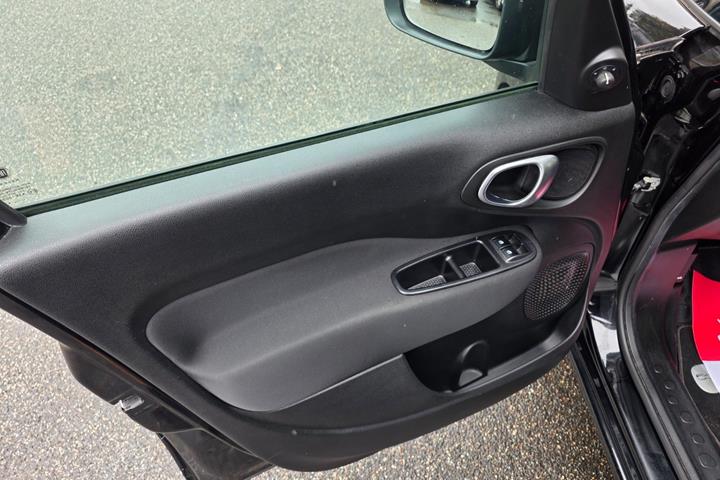 Sort Fiat 500L Wagon fra 2018