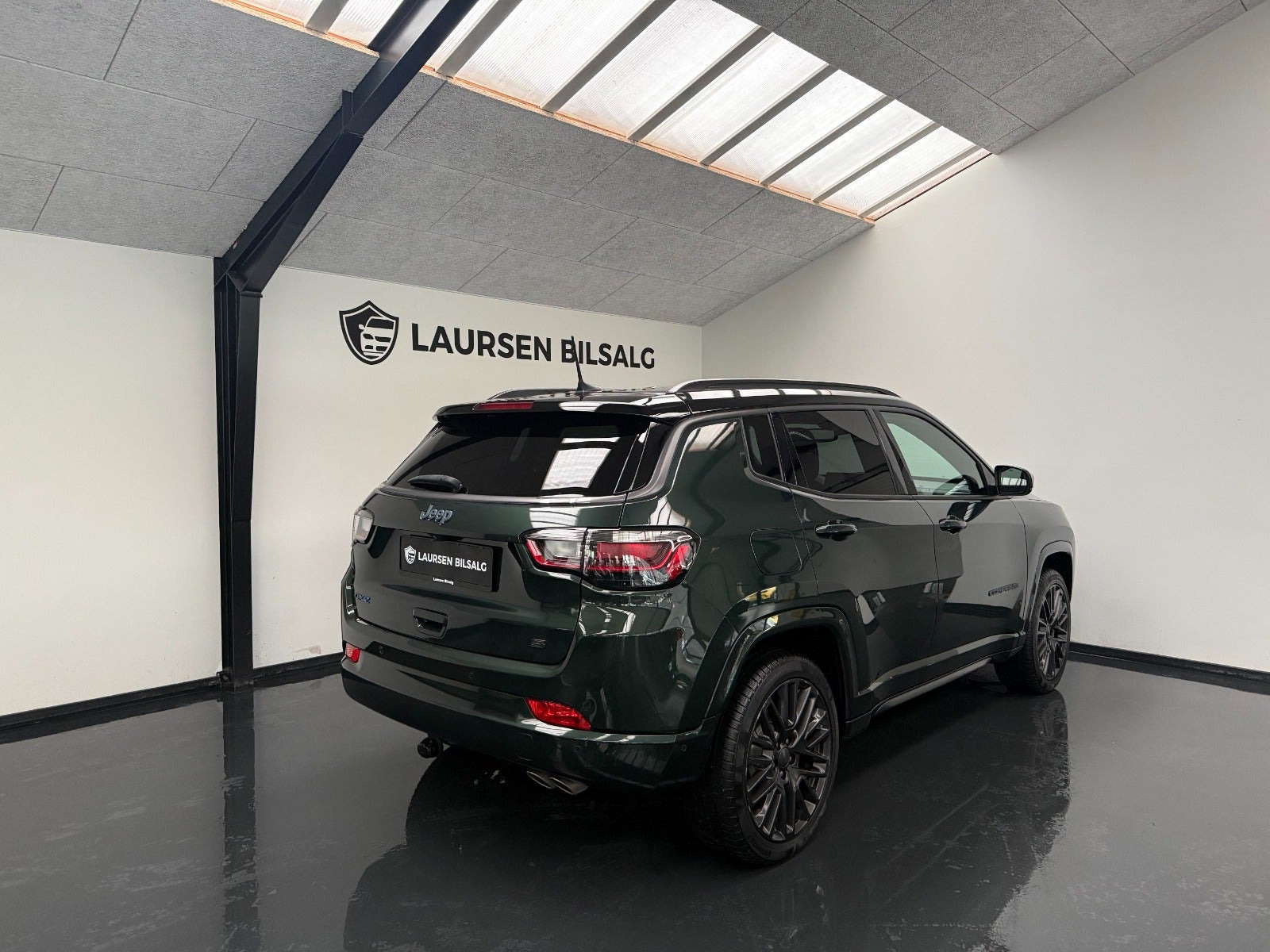 Grøn Jeep Compass fra 2021