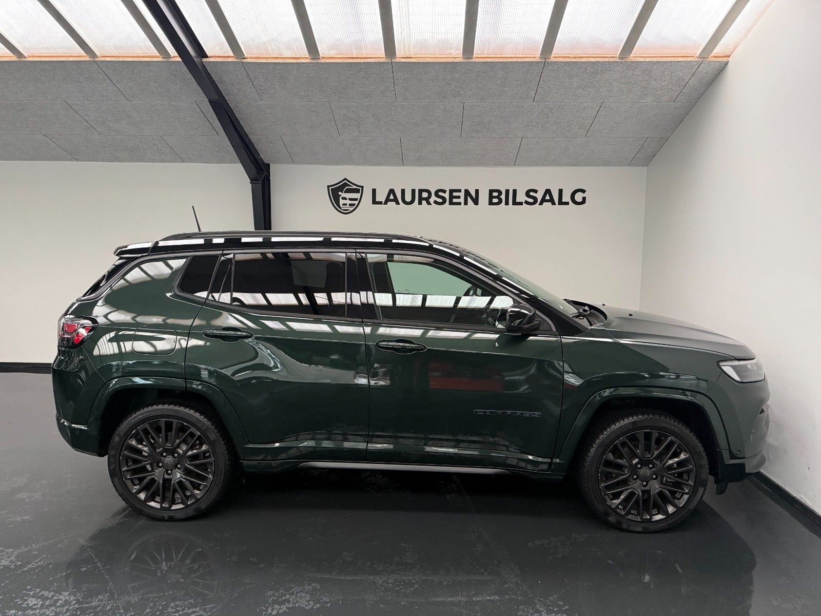 Grøn Jeep Compass fra 2021