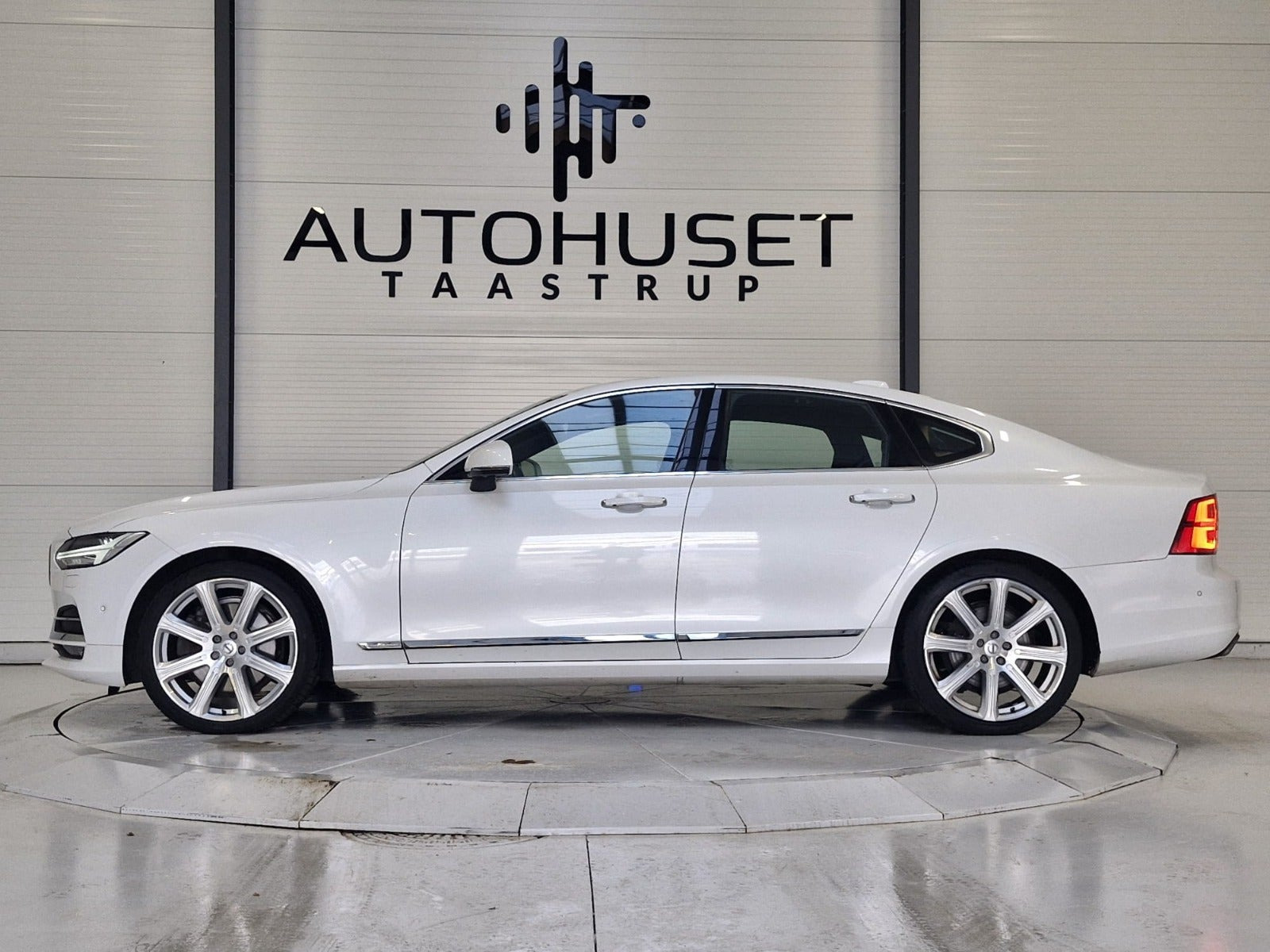 Hvid Volvo S90 fra 2017