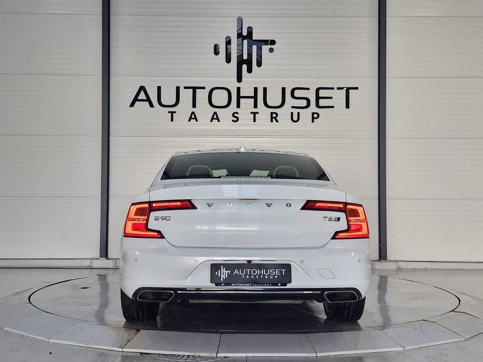 Hvid Volvo S90 fra 2017