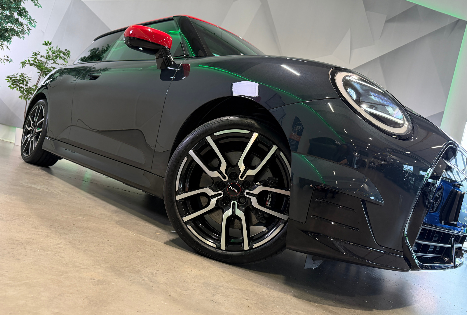 Grå Mini Cooper SE fra 2024