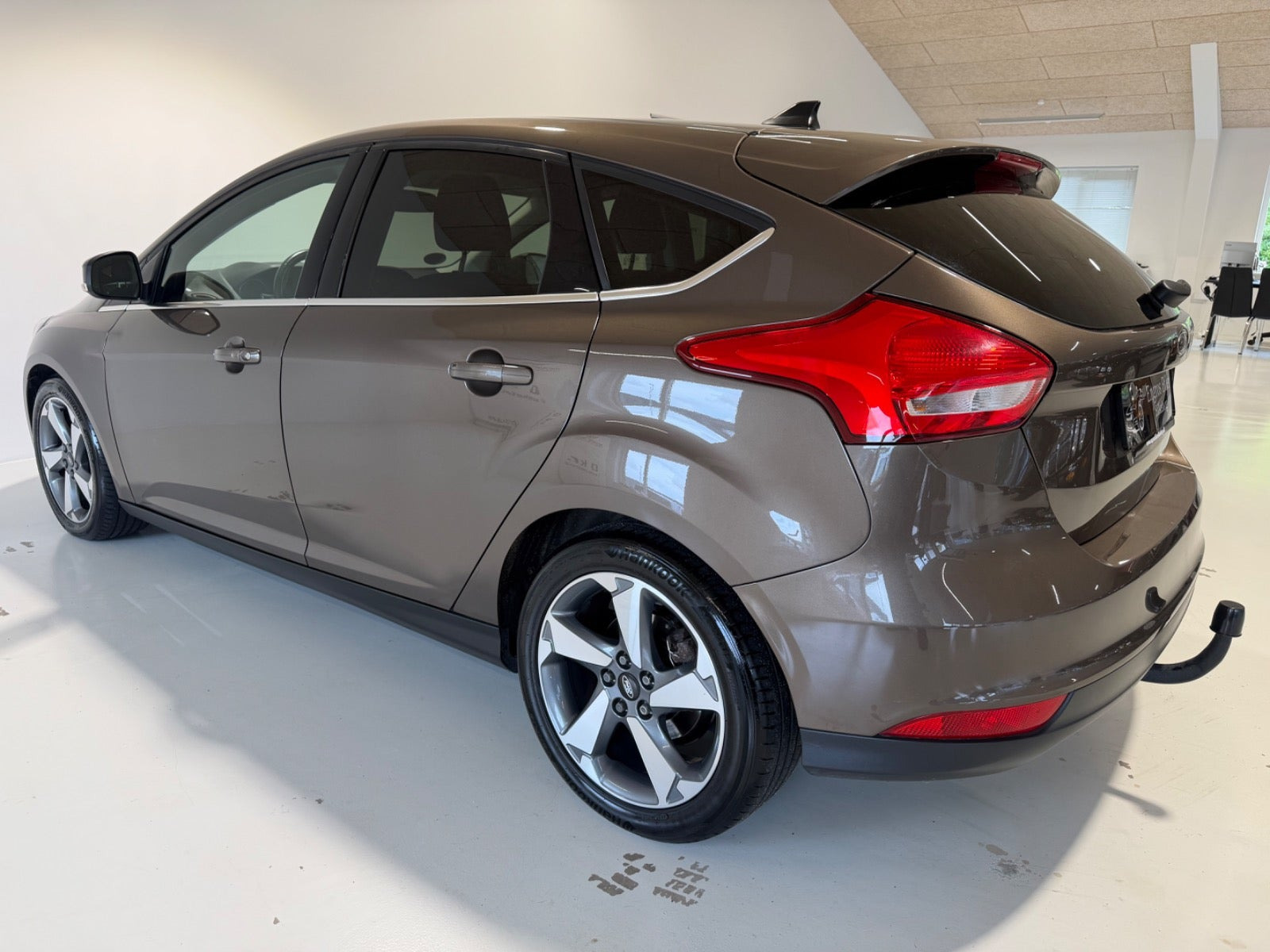 Brun Ford Focus fra 2016
