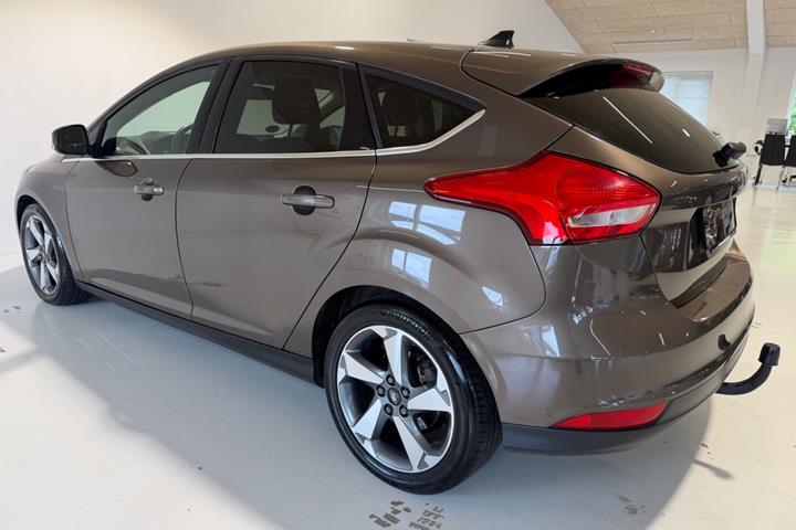 Brun Ford Focus fra 2016