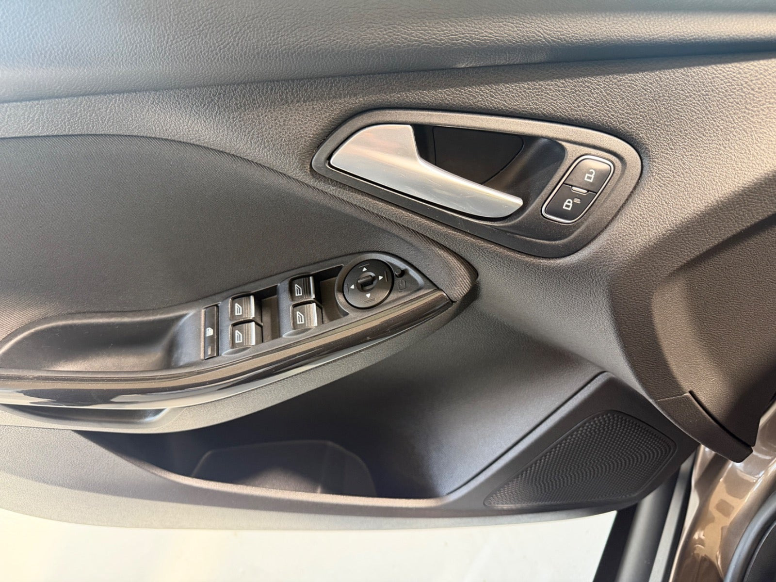 Brun Ford Focus fra 2016