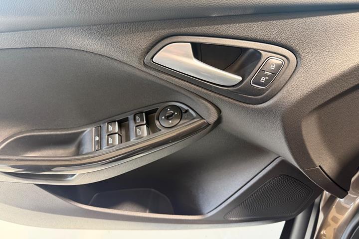 Brun Ford Focus fra 2016