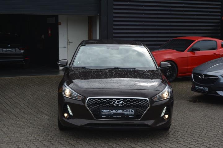 Brun Hyundai i30 fra 2017