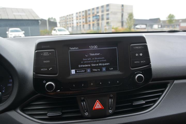 Brun Hyundai i30 fra 2017