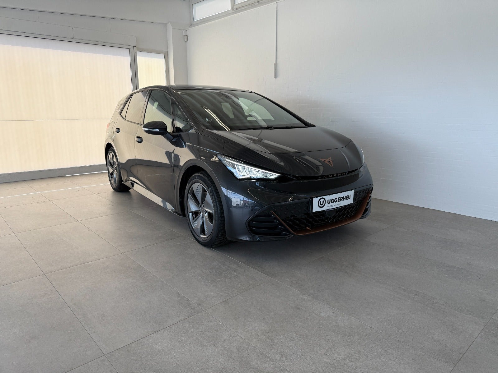 Grå Cupra Born fra 2023
