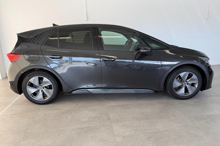 Grå Cupra Born fra 2023
