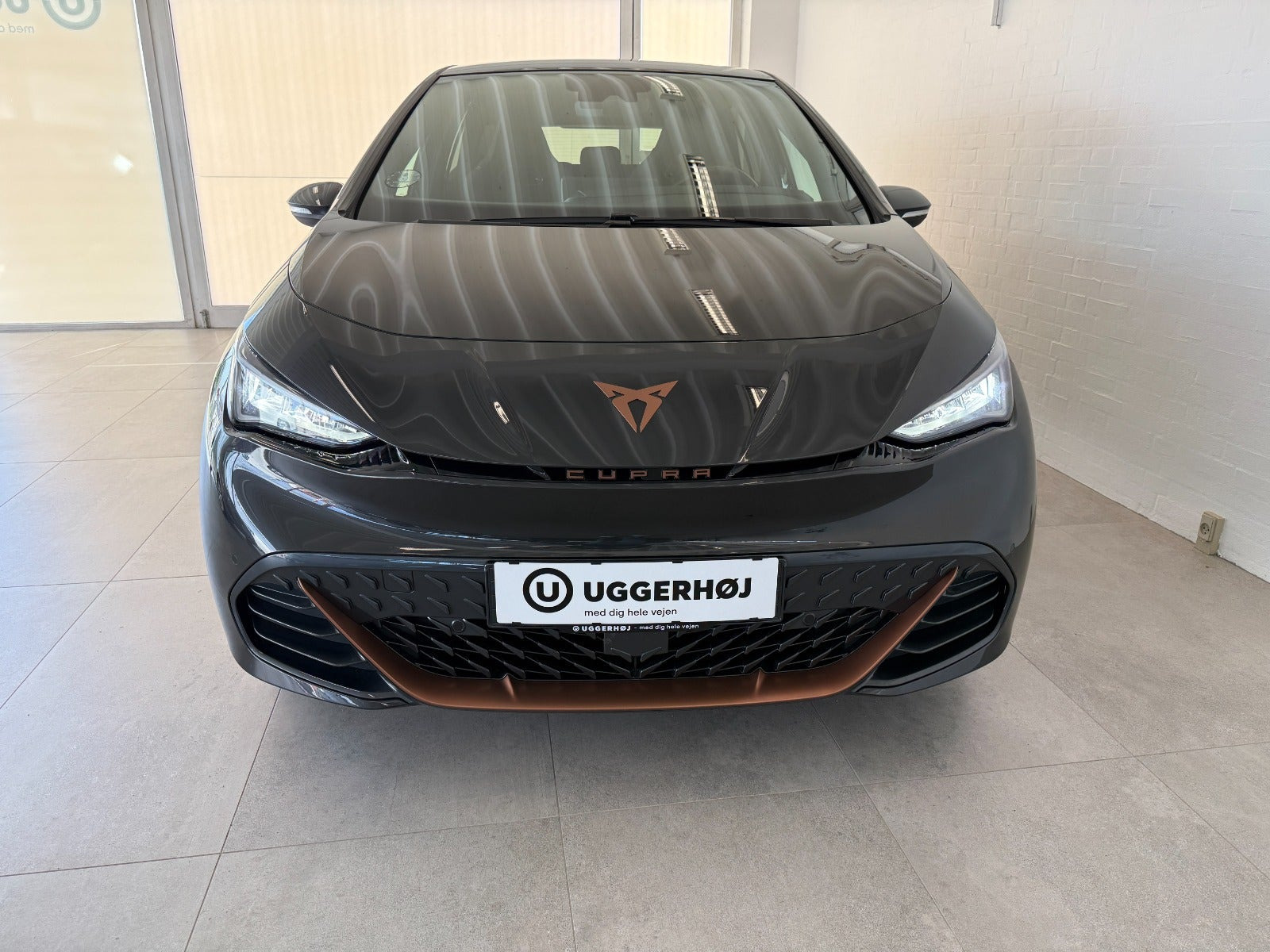 Grå Cupra Born fra 2023