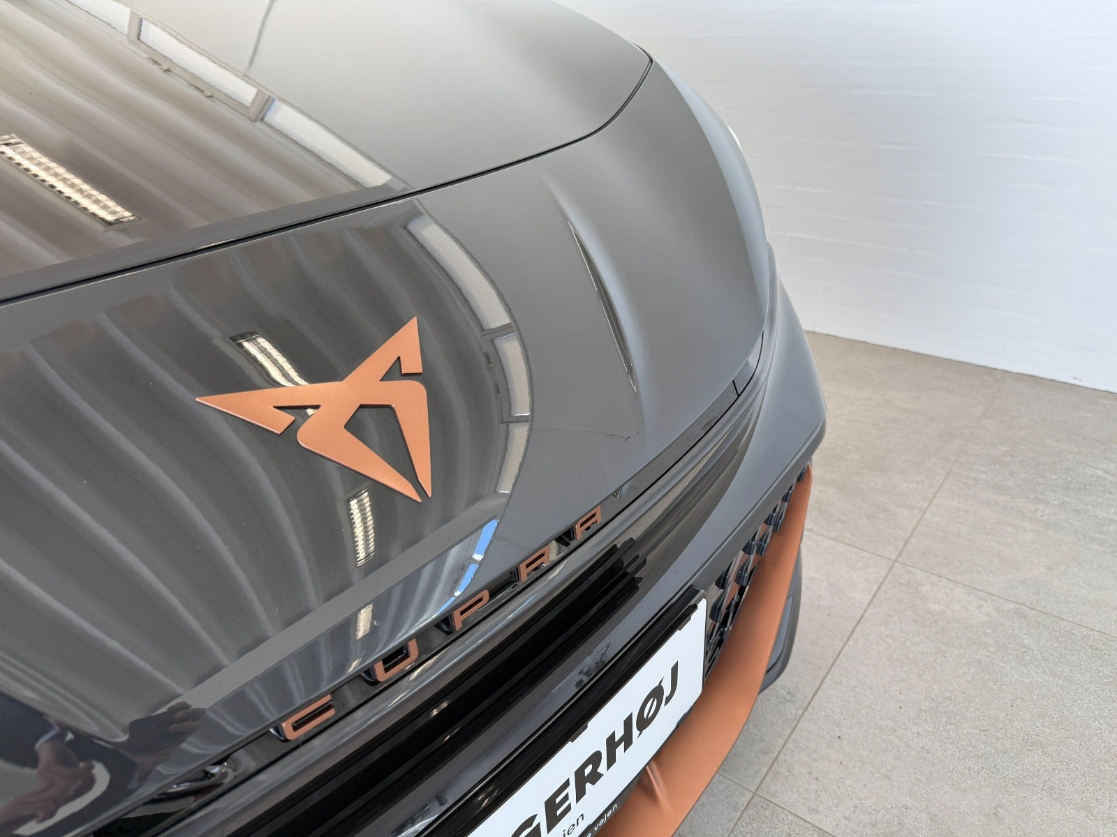 Grå Cupra Born fra 2023